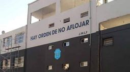 Pintaron frase de Larrañaga para rendirle tributo en dependencia policial