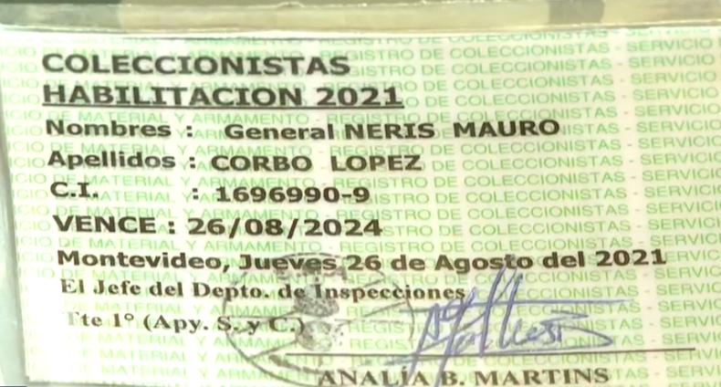 Carnet de coleccionista del general retirado al que le robaron 11 armas.