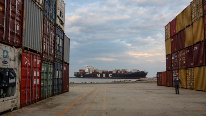 Katoen Natie mueve cifra récord de contenedores en el puerto