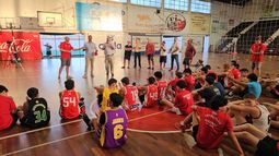 Club de Básquetbol de Salto recibió donación de tableros