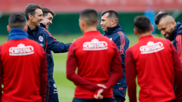 Selección de fútbol de Chile se prepara para enfrentar a Uruguay este viernes.
