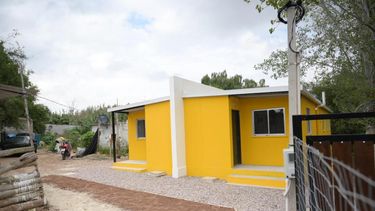 el ministerio de vivienda entrego cinco casas a familias de casavalle