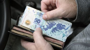 Pesos argentinos.