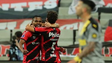 A Peñarol no le salió nada, perdió en Brasil y quedó eliminado