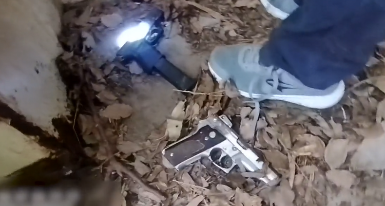 Joven a prisión tras ser detenido con armas de la Policía en una moto robada.