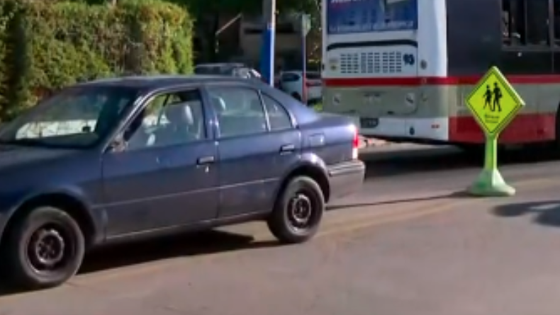 Atropellaron a trabajadora de un colegio.