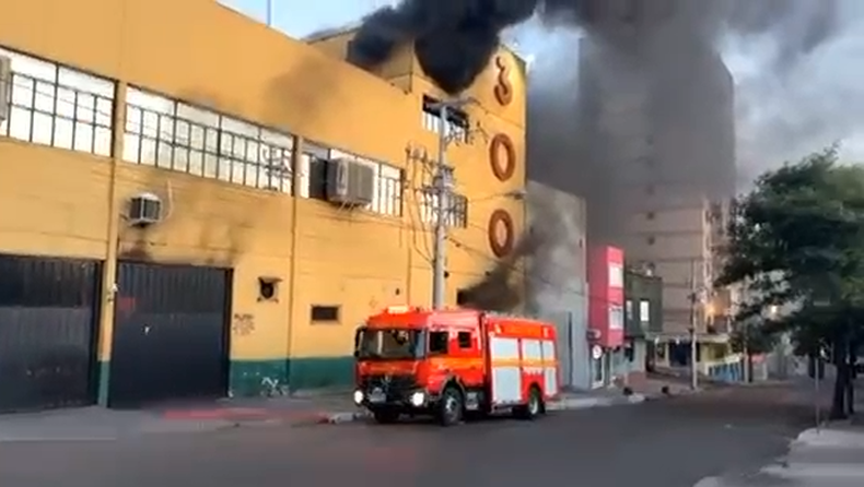 Cinco bomberos heridos tras una fuerte explosión en supermercado de Santana do Livramento 4 Traslado de bomberos heridos uruguayos