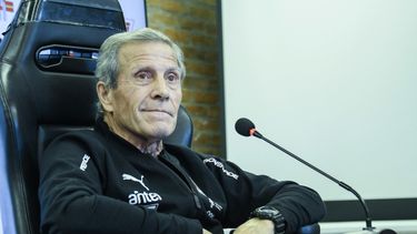 Fin de ciclo: El Maestro Tabárez ya no es más el entrenador de Uruguay