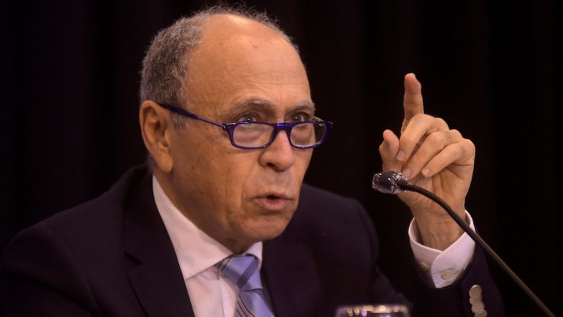 Henry Cohen: El riesgo de vacunar es menor que el de no hacerlo