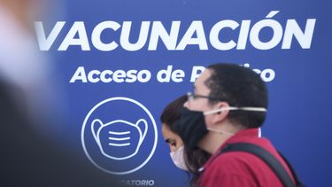 ¿Sirven las vacunas que se aplican en Uruguay contra la cepa P1?