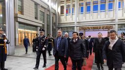 Yamandú Orsi llegó a China e inició una visita oficial que se extenderá hasta el 7 de febrero