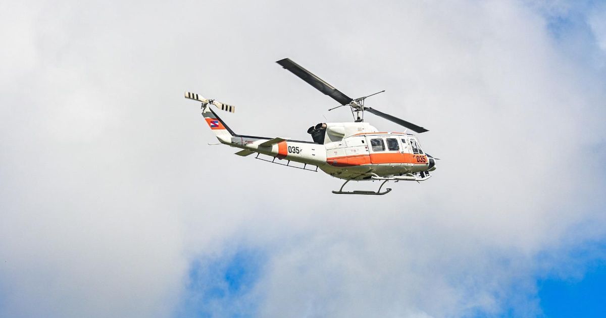 Un hombre y un menor cayeron de un kayak, fueron arrastrados mar adentro y lograron llegar a la costa nadando