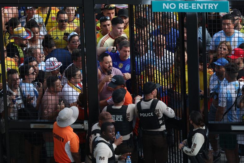 La Conmebol responsabilizó de los defectos de seguridad en la final de la Copa América a las autoridades del estadio | AFP