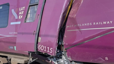Dos trenes chocaron en Inglaterra: varias personas resultaron heridas Dos trenes chocaron en Inglaterra: varias personas resultaron heridas