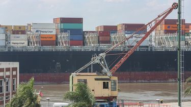 Cayeron las exportaciones un 18,3% en agosto, incluyendo zonas francas