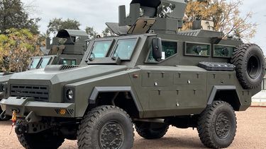 Estados Unidos donó vehículos blindados a Ministerio de Defensa que servirán a las misiones de paz