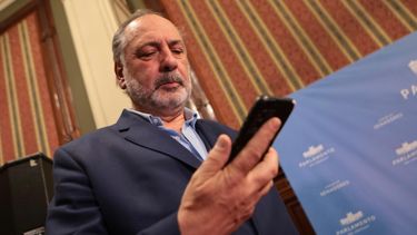 Gandini dijo que el conflicto en el puerto puede tener consecuencias muy complicadas para el país