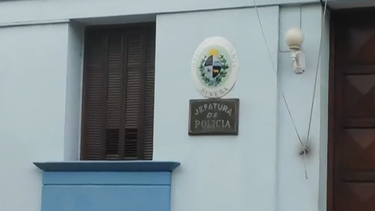 ninos fueron hallados descalzos, con frio y encerrados con candado en rivera