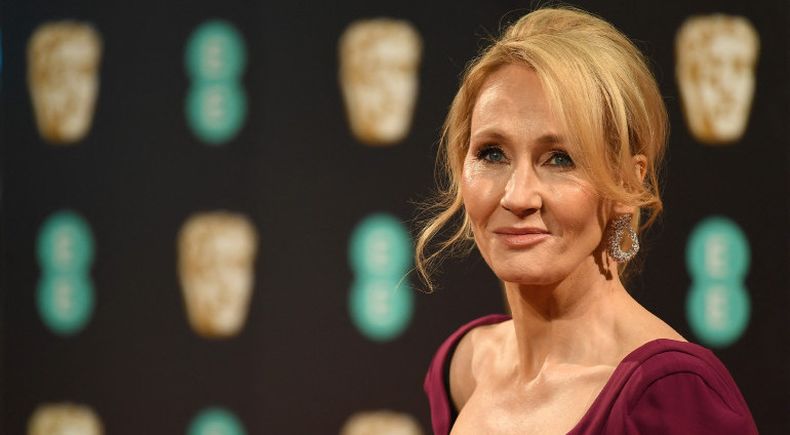 Acusada de transfobia, J.K. Rowling revela haber sido amenazada de muerte