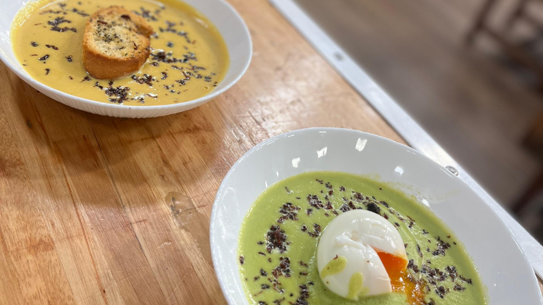 Llegó el frio y Marcelo Bornio presentó dos maneras de hacer sopa
