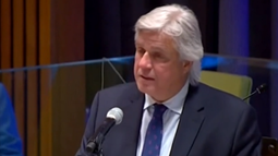 Distintos dirigentes políticos opinaron sobre la renuncia de Bustillo.