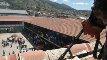 Once presos escaparon de una cárcel brasileña tras volar pared