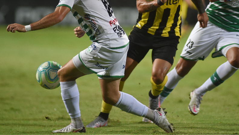 Peñarol enfrenta a Plaza Colonia en el Campeón del Siglo por el Clausura