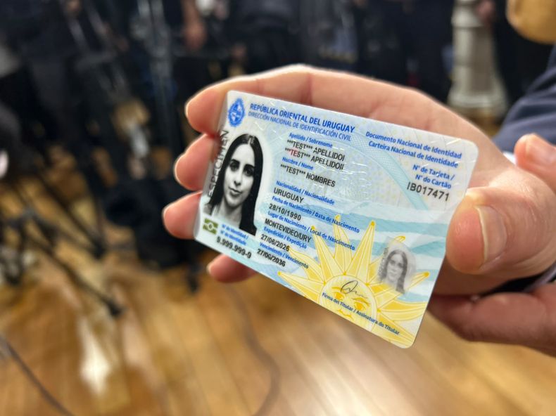Identificación Civil presentó la nueva cédula con ocho medidas de seguridad y anunció dos nuevas oficinas