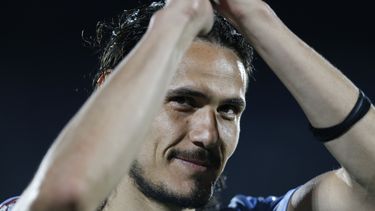 Edinson Cavani mandó saludos para la escuela de Salto distinguida como una de las mejores del mundo.