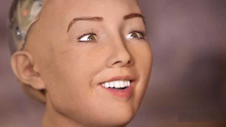 Sophia, el robot que sueña con ser tan inteligente como los humanos