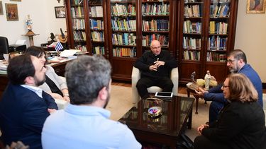 Daniel Sturla recibió a una delegación del Frente Amplio en el marco de la visita del papa León XIV