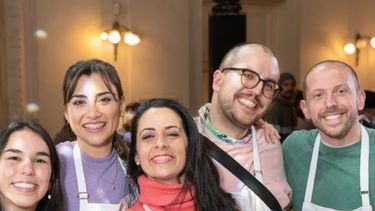 participantes de bake off uruguay estuvieron en certamen de pasteleria 