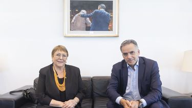 Yamandú Orsi recibió a Michelle Bachelet, de visita en Uruguay para un taller sobre mujeres en política