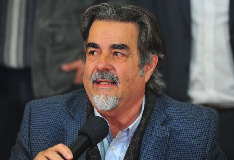 Gustavo Zubía bajó su precandidatura y apoyará a Ojeda| FocoUy