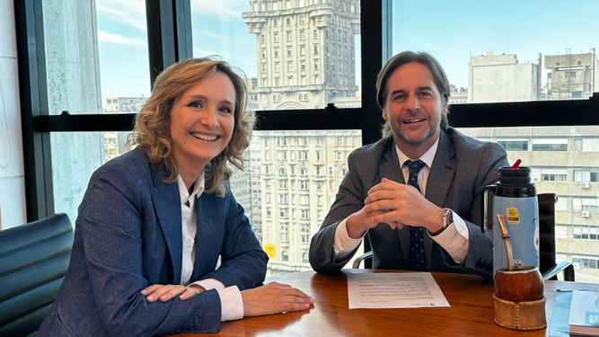 Laura Raffo y el presidente de la República en la Torre Ejecutiva.