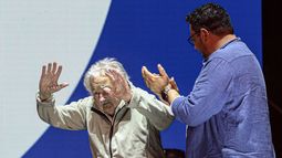 Mujica señaló a Alejandro Sánchez como su sucesor político según revela un libro de próxima publicación