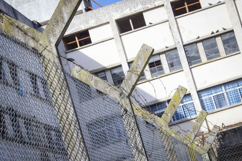 Exdocente fue enviado a la cárcel por abuso sexual de una alumna tras revocación de su absolución