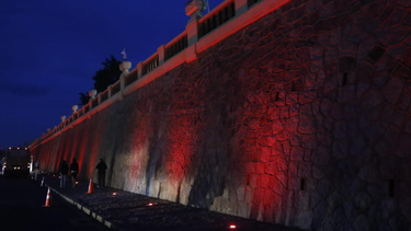 La iluminación del murallón de Piriápolis costó 100.000 dólares.