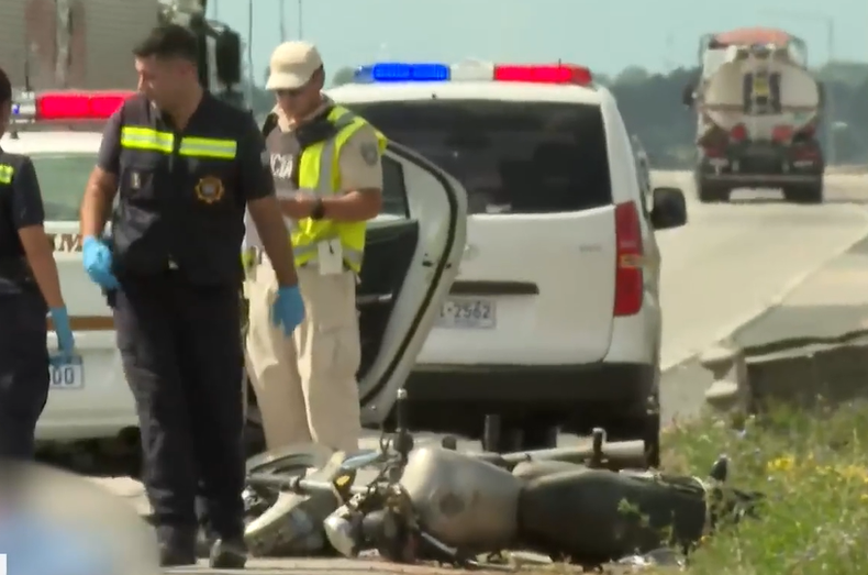 Una mujer falleció en un siniestro de tránsito entre una moto y un camión en la ruta 102
