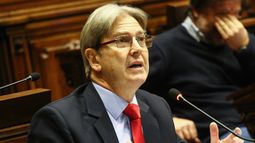 Ope Pasquet dijo que Zubía llegó ayer al Partido Colorado