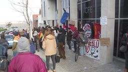 Gremios estudiantiles ocuparon local del Consejo de Formación en Educación