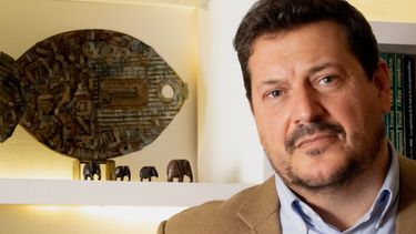 bafico vuelve a la autoficcion con historias de elefantes