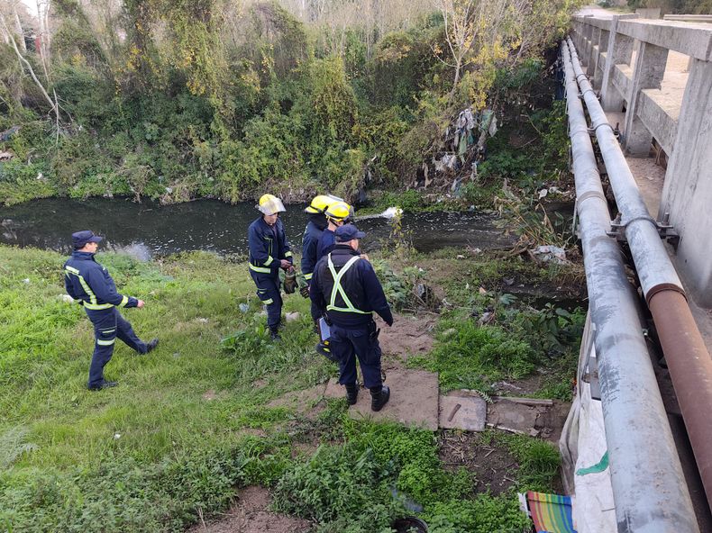 Investigan la muerte de un hombre de 64 años hallado bajo el puente del arroyo Pantanoso