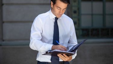 Sartori presentó proyecto para que trabajadores eviten descuentos.