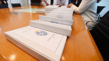 El Ejecutivo entregó 14 carpetas con información al Gobierno entrante