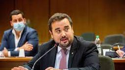 Exdiputado cabildante Sebastián Cal fue denunciado por violencia de género