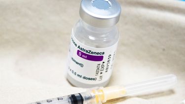 Vacuna de AstraZeneca se aplicará a mayores de 60 años