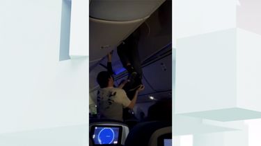 Personas quedaron en el techo incrustadas: el impactante testimonio de un pasajero del vuelo que sufrió turbulencia