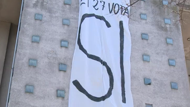 Polémica por pancarta a favor del SÍ en la Facultad de Arquitectura