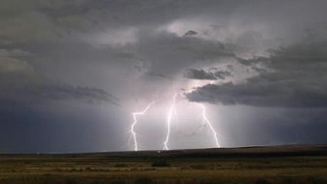 Aviso especial por tormentas fuertes y puntualmente severas.